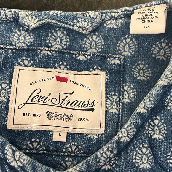 Levi's denim quilted snap jacket - Picture 2 of 10